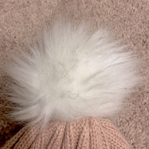 Vince Camuto Light Pink Blush Rose Women’s Beanie With Faux Fur White Pom - Picture 4 of 7